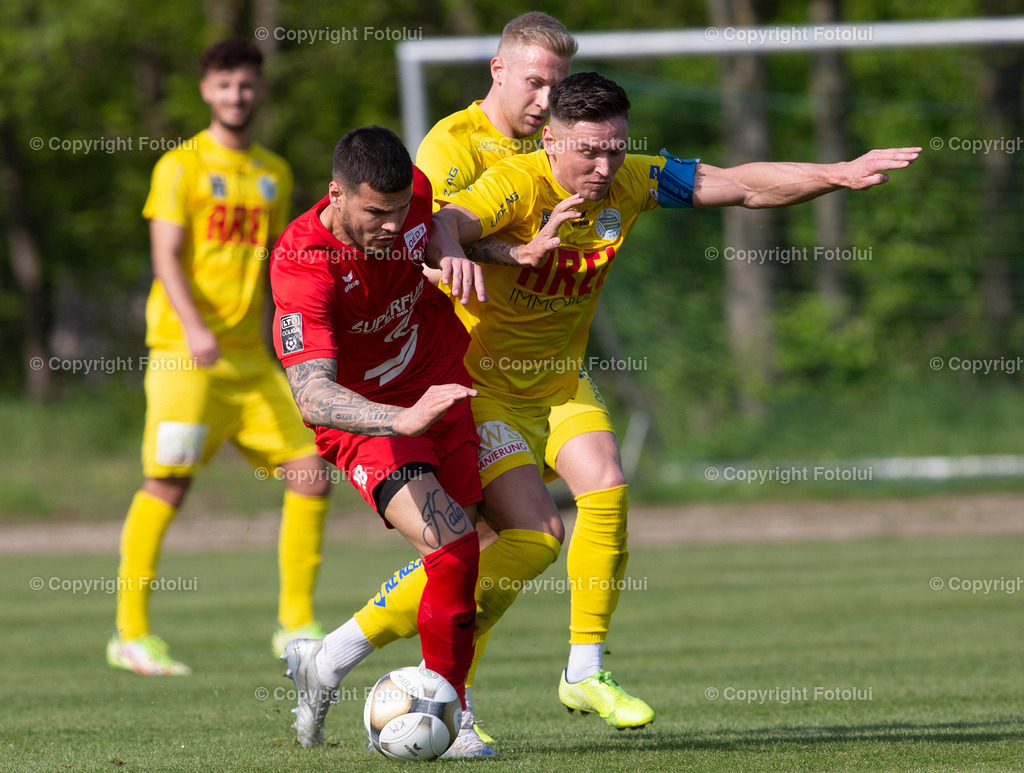 A_LUI_30042022_09 | SPORT,FUSSBALL,LT1 OOE LIGA ASKOE OEDT-DONAU LINZ 30.04..2022 IM BILD:  ROBERT MATESIC (OEDT)  UND ALD VOIJIC (DONAU)FOTO:FOTOLUI