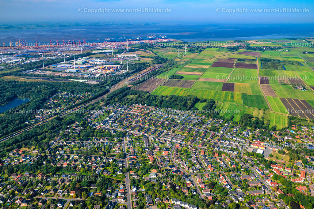 Langen_bei_Bremerhaven_ELS_9194050924 | GEESTLAND 05.09.2024 Wohngebiet einer Einfamilienhaus- Siedlung " Langen " an der Straße Mittelfeldweg in Geestland im Bundesland Niedersachsen, Deutschland. // Residential area of single-family settlement " Langen " on street Mittelfeldweg in Geestland in the state Lower Saxony, Germany. Foto: Martin Elsen