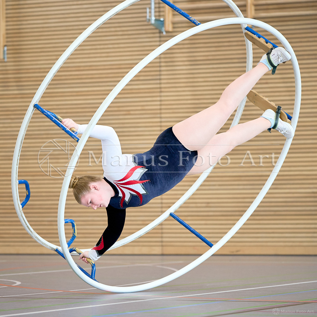 A-DSC00377 | Professionelle Sportfotografie in Hamburg, Schleswig-Holstein und Niedersachsen – spezialisiert auf Rhönrad, Geräteturnen, Leistungsturnen und rhythmische Sportgymnastik. Bundesweite Begleitung von Rhönrad-Events. Jetzt Sport-Fotos - Realisiert mit Pictrs.com