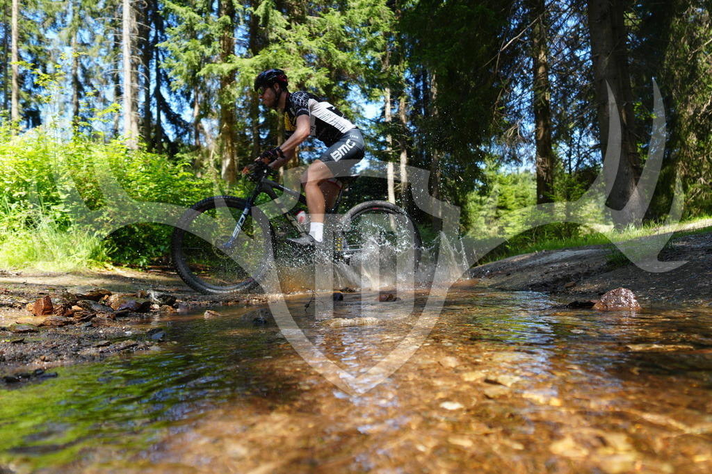 FC604953 | Fotogalerie der Treibjagd im Dunkelwald - Dein MTB Etappenrennen im Erzgebirge - Realisiert mit Pictrs.com