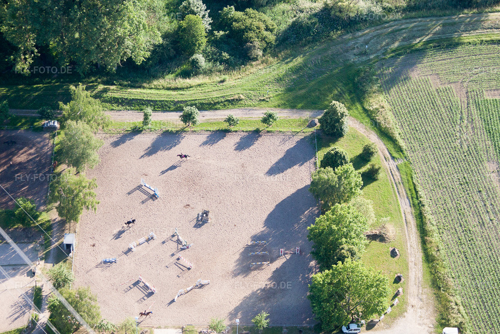 Luftbild: Turnierreitfeld, Reit und Fahrverein im Ortsteil Mörsch in Rheinstetten im Bundesland Baden-Württemberg in Deutschland.Foto: IMG_66520.jpg vom 05.06.2014 durch Werner Riehm/FLY-FOTO.deAuflösung des Originals: 4752 x 3168 px