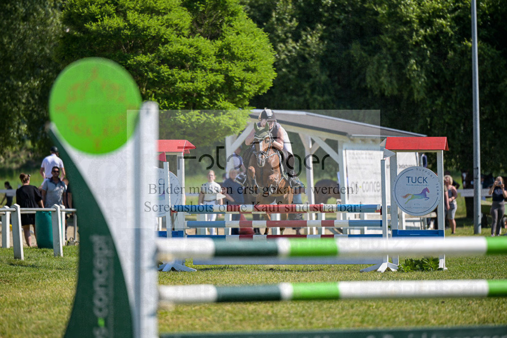 Reitturnier Voxtrup | Entdecke hochwertige Reitturnierfotos von Foto Oger. Professionell, emotional und authentisch – jetzt Lieblingsmomente im Shop bestellen.Deutschlandweite Turnierfotografie. - Realisiert mit Pictrs.com