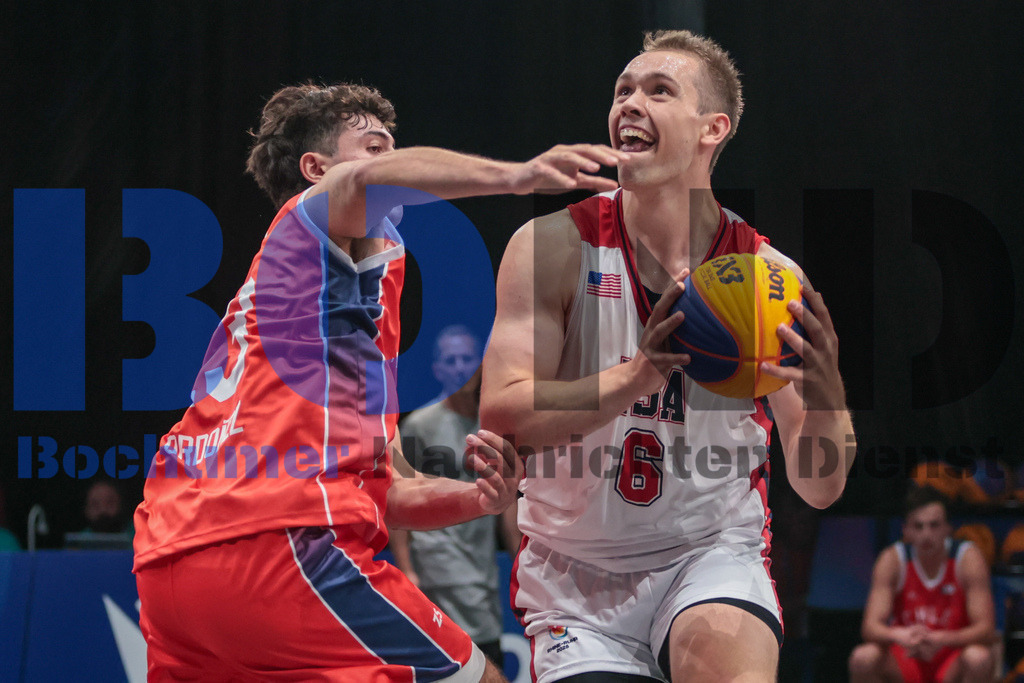 SES_TTG3X320250717-45 | bond - Realisiert mit Pictrs.com