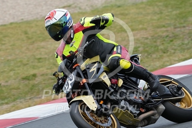 2024_05_16_PBK_16748 | Sportfotografie; SlowMotion; Video; Rennstrecke; Hafeneger; Speer; Racing; RSE; BMW; CBO; Trackday; Motorsportarena; Hockenheimring; Brno; Most; Barcelona; Valencia