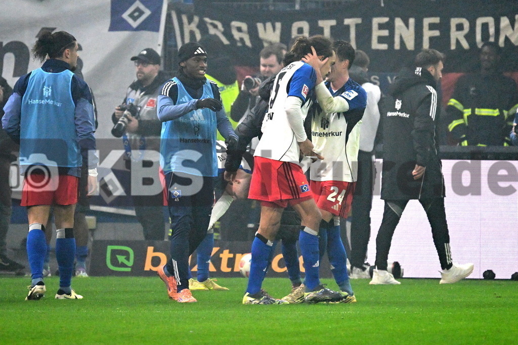 KBS Picture_HSV-WerderBremen_050 | HSV Torjubel zum 3:2 v.l. Torschuetze Poulsen Yussuf (HSV) und Capaldo Nicolas (HSV) ,Sportplatz :  Volksparkstadion, - Realisiert mit Pictrs.com