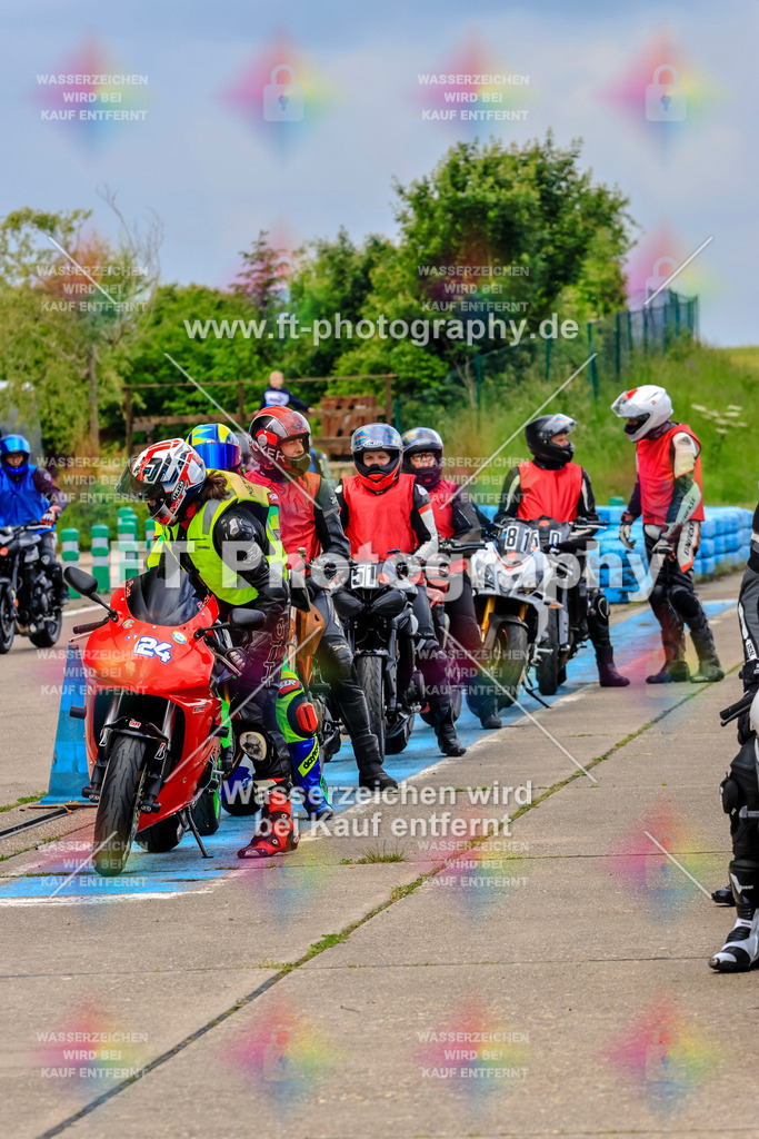 MotoTeam-9632 | Hier findet Ihr Bilder von Touristenfahrten auf der Nürburgring Nordschleife oder von anderen Veranstaltungen die ich besucht habe. Viel Spass beim Durch Schauen 