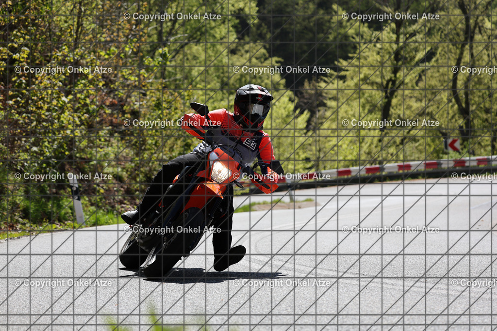 IMG_7394 | Fotograf am Kyffhäuser. Onkel Atze. Kyffhäuser Rennstrecke. Café36. Motorsportfotografie. - Realisiert mit Pictrs.com