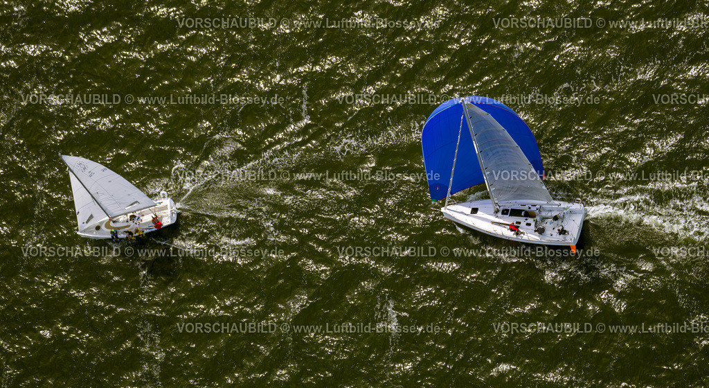Ruegen12083418SuedOstRuegenRegatta | Luftbild, Segelregatta auf dem Greifswalder Bodden, Segelboote, Wende, Wendeboje,  Middelhagen, Insel Rügen, Mecklenburg-Vorpommern, Deutschland, Europa