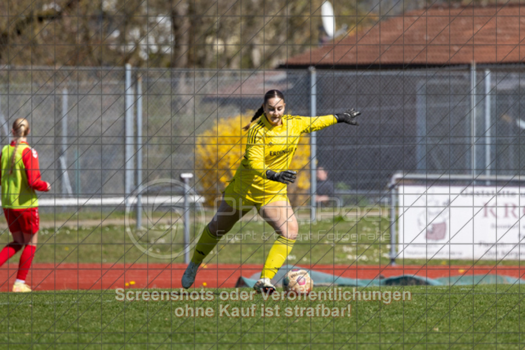20250406_142112_0217 | #,1.FC Donzdorf (rot) vs. SV Jungingen (schwarz), Fussball, Frauen-Verbandsliga Württemberg, 16. Spieltag, Saison 2024/2025, Rasenplatz Lautertal Stadion, Süßener Straße 16, 73072 Donzdorf, 06.04.2025 - 13:00 Uhr,Foto: PhotoPeet-Sportfotografie/Peter Harich