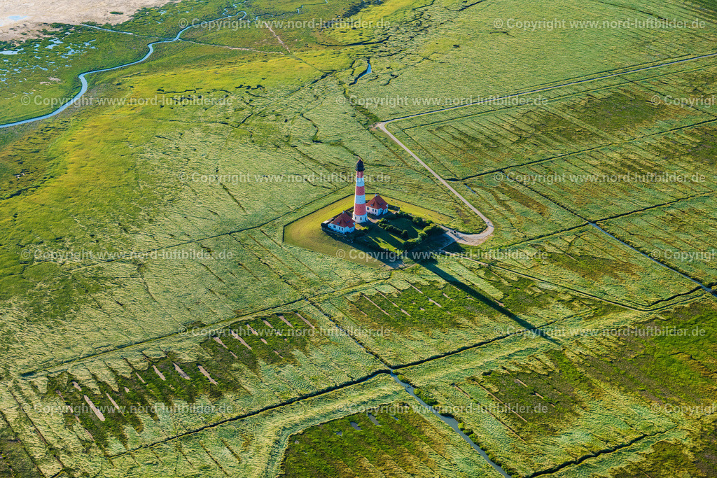 Westerheversand_Leuchtturm_ELS_5687060822 | WESTERHEVER 06.08.2022 Leuchtturm Westerheversand als historisches Seefahrtszeichen im Küstenbereich der Nordsee in Westerhever im Bundesland Schleswig-Holstein. // Lighthouse Westerheversand as a historic seafaring character in the coastal area of North Sea in Westerhever in the state Schleswig-Holstein. Foto: Martin Elsen