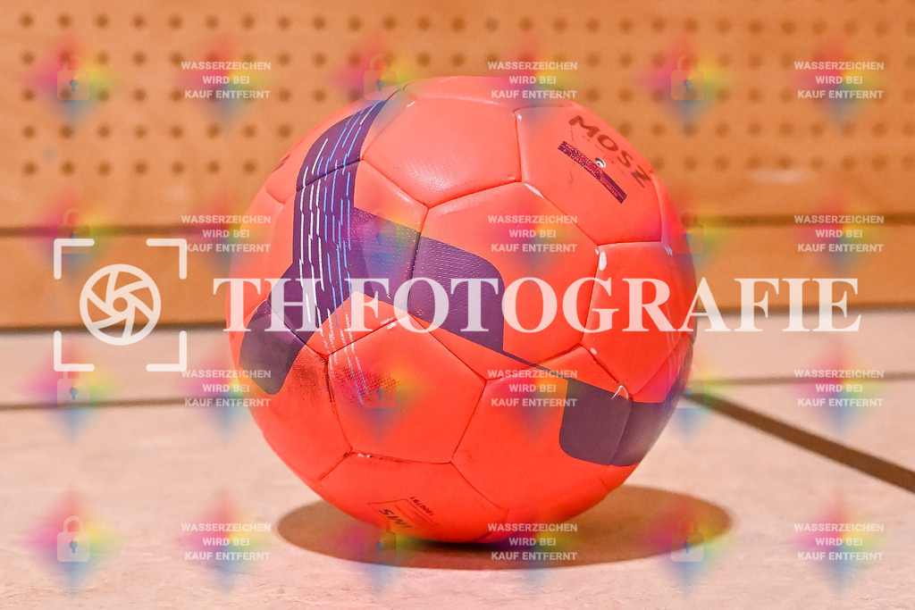 GER, SG Maulburg/Steinen - HB Kinzigtal, Handball, Suedbadenliga, 22. Spieltag, Saison 2023/2024, 27.04.2024 | Ball auf dem Boden, Stockphoto

GER, SG Maulburg/Steinen - HB Kinzigtal, Handball, Suedbadenliga, 22. Spieltag, Saison 2023/2024, 27.04.2024

Foto: TH Fotografie/Thomas Hess
