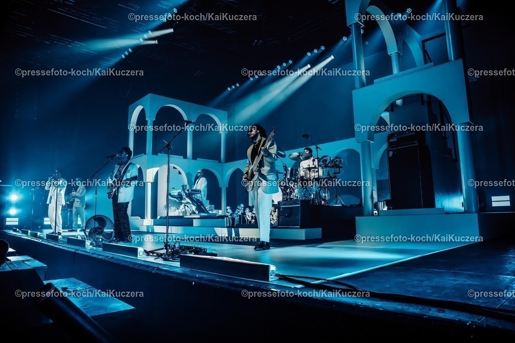xKKU0604251028 | 06.04.2025, xkkux, Düsseldorf, Roy Bianco und Die Abbrunzati Boys performen bei ihrer Kult-Tour 2025 in der Mitsubishi Electric HALLE. 