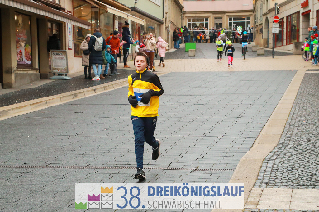1700m Stadtwerke Jugendlauf | 3 Koenigslauf 2024 1700m Stadtwerke Jugendlauf - Realisiert mit Pictrs.com