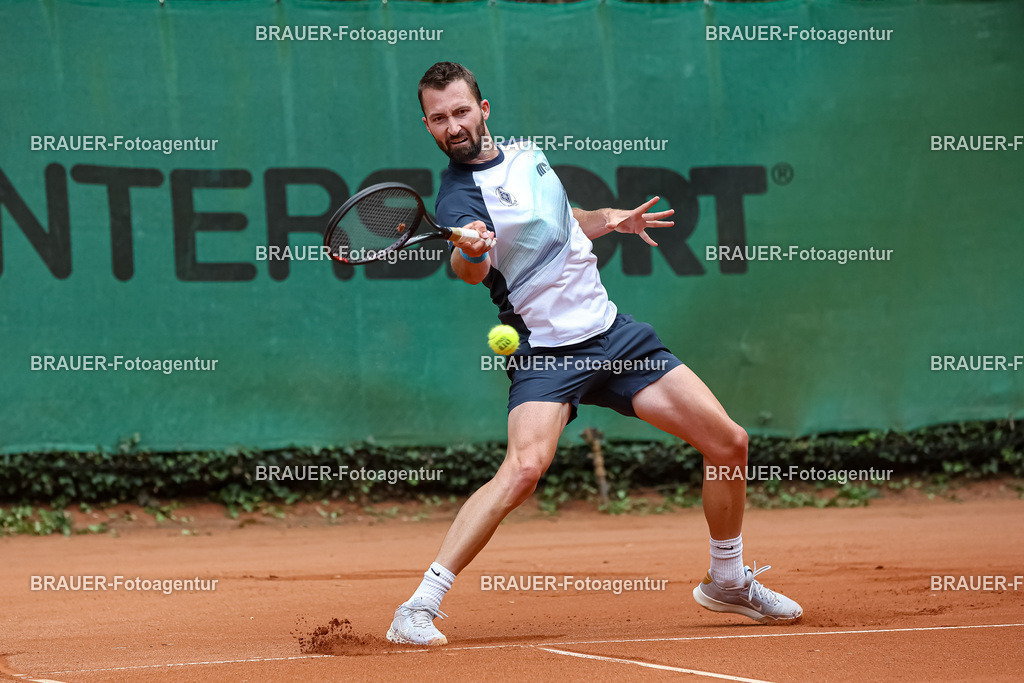 HTC Blau-Weiß Krefeld - LTTC Rot-Weiß Berlin  | Krefeld, Deutschland 21.07.2023, Tom Schönenberg (HTC Blau-Weiß Krefeld) gegen Eduard Esteve Lobato (LTTC Rot-Weiss Berlin) ,

bei der 2. Tennis Bundesliga Nord Begegnung zwischen HTC Blau-Weiß Krefeld und LTTC Rot-Weiß Berlin am 21.07.2023 in Krefeld.

(Foto: BRAUER-Fotoagentur)
 
