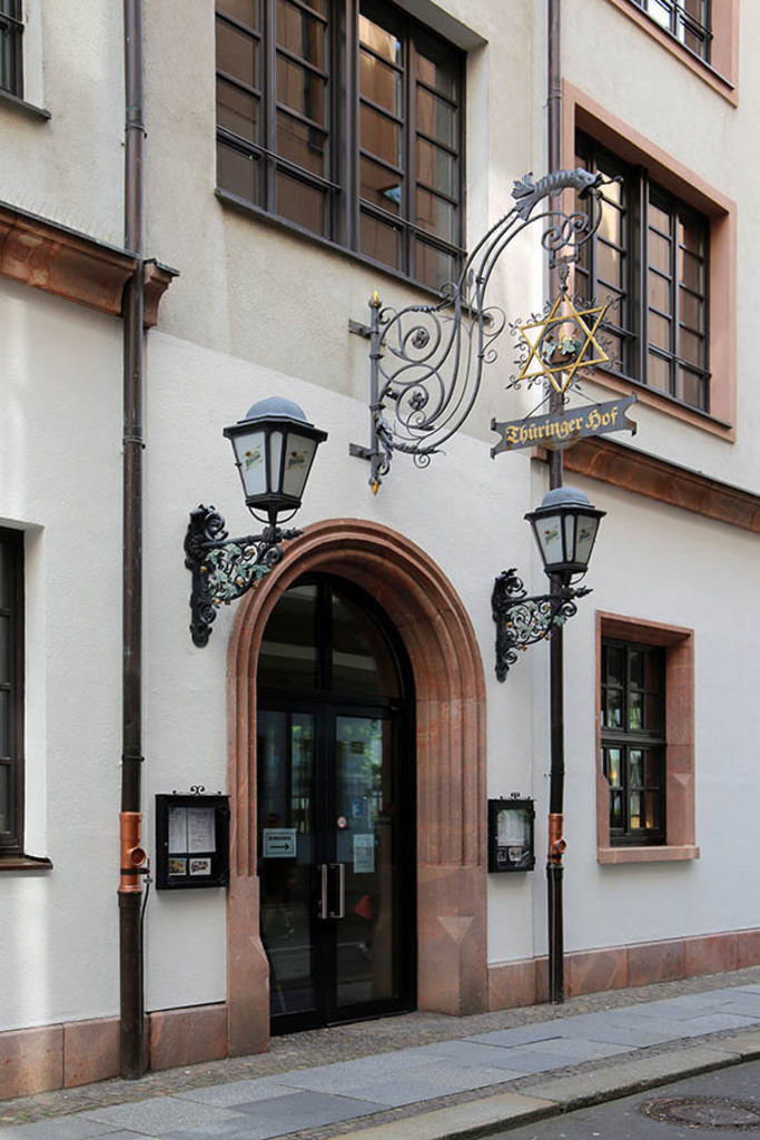 Foto: Leipzig - Thüringer Hof | Das Team hinter BILDLEXIKON LEIPZIG bündelt historische wie aktuelle Informationen über die Stadt Leipzig in Text und Bild auf einer Plattform und stellt diese der interessierten Öffentlichkeit zur Verfügung.
