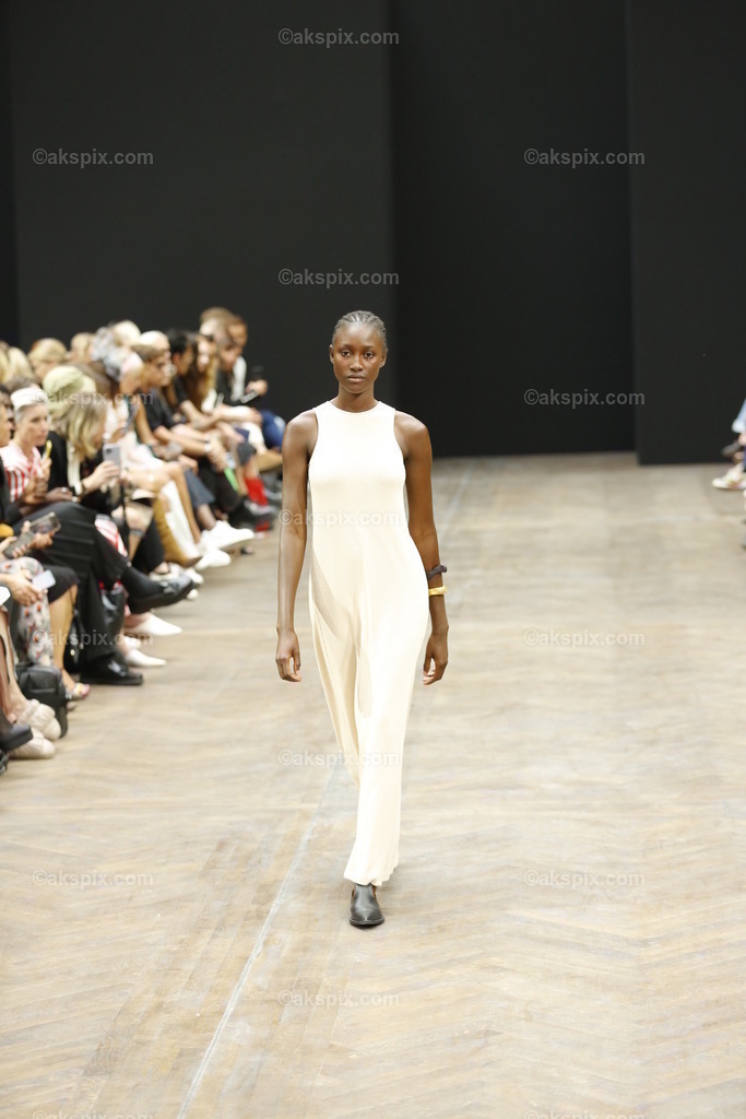 Bobkova auf der  MBFW Spring/Summer 2023 | Mercedes-Benz Fashion Week (MBFW)  Frühling / Sommer 2023 im Hotel Telegraphenamt Berlin in Berlin-Mitte. Die Kollektionen von Bobkova auf der MBFW Spring/Summer 2023. Das Bild zeigt Models mit der Kollektion von Bobkova.