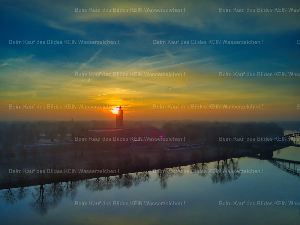 Stadthalle_Elbe_Morgendämmerung_bunt_LR_0001 | Luftbild Magdeburg Stadtpark in der Morgendämmerung mit Elbe - Realisiert mit Pictrs.com