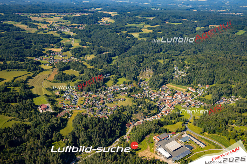 Das Luftbild zeigt :  Obertrubach - Die Luftaufnahme wurde 2024 vom UL-Flugzeug aus erstellt ( keine Drohne ) - Hochauflösende Luftaufnahme - Für grossformatige Ausdrucke geeignet. Die Geschenkidee !Mit Lizenz und Bildrechte bestellbar