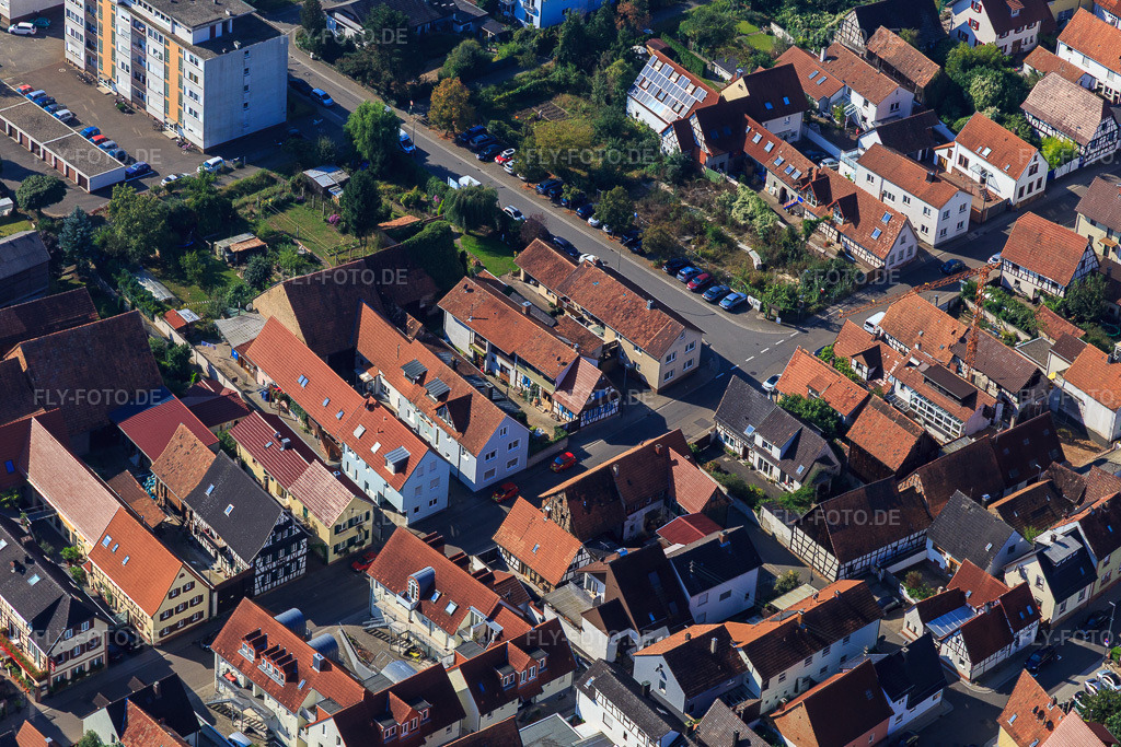 Luftbild: Rheinstraße x Raiffeisenstraße in Kandel im Bundesland Rheinland-Pfalz in Deutschland. Foto: IMG_094924.jpg vom 24.09.2016 durch Werner Riehm/FLY-FOTO.de