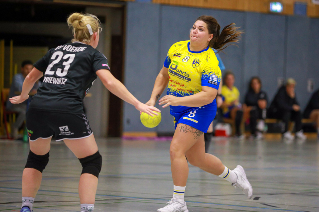 SVN_TvVoerde_021124_097 | Bildergalerie von Sport-Ereignissen aber auch von weiteren spannenden Dingen - nicht nur vom Niederrhein. In Anlehnung an den bekannten Spruch von Hanns Dieter Hüsch heißt das Motto: "Niederrhein ist überall".  - Realisiert mit Pictrs.com