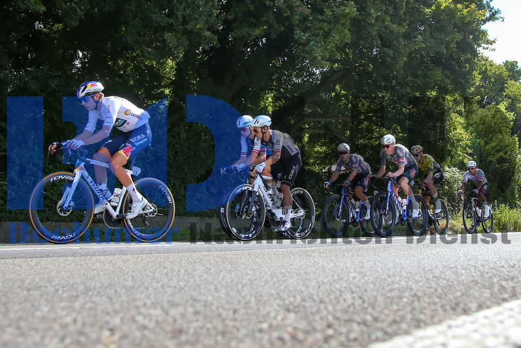 SES_DEUTOU20250821-43 | bond - Realisiert mit Pictrs.com