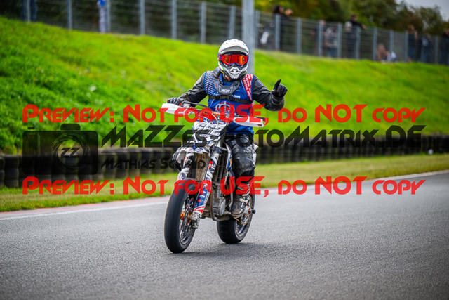 MaZZes_FotoMatrix_231001_0275 | S4