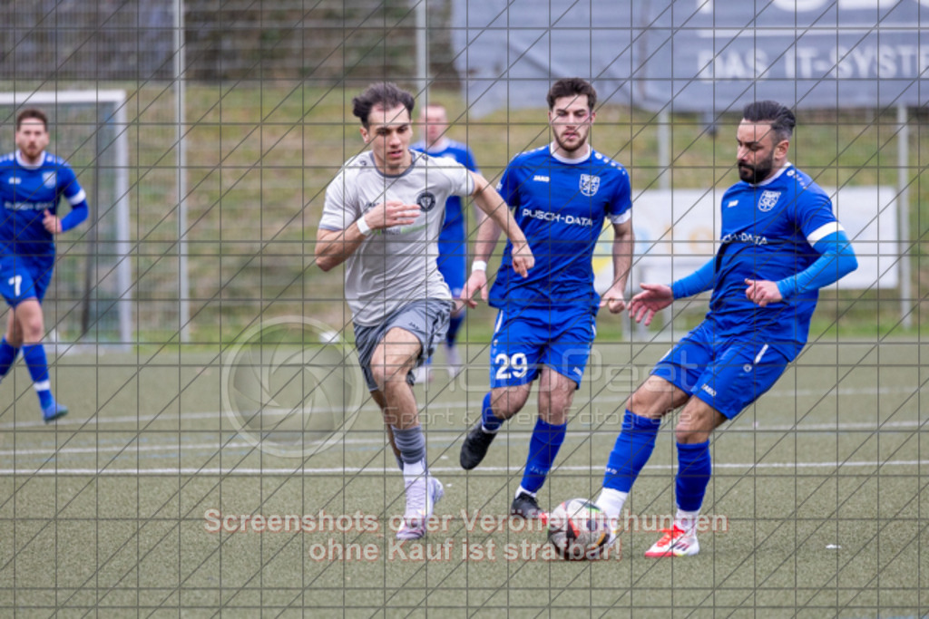 20250330_163851_0668 | #,TSG Salach (blau) vs. SC Geislingen II (weiß/grau), Fußball, Bezirksliga - Bezirk Neckar/Fils, 20. Spieltag, Saison 2024/2025, Kunstrasensportplatz, Staufenecker Str. 41, 73084 Salach, 30.03.2025 - 15:30 Uhr,Foto: PhotoPeet-Sportfotografie/Peter Harich