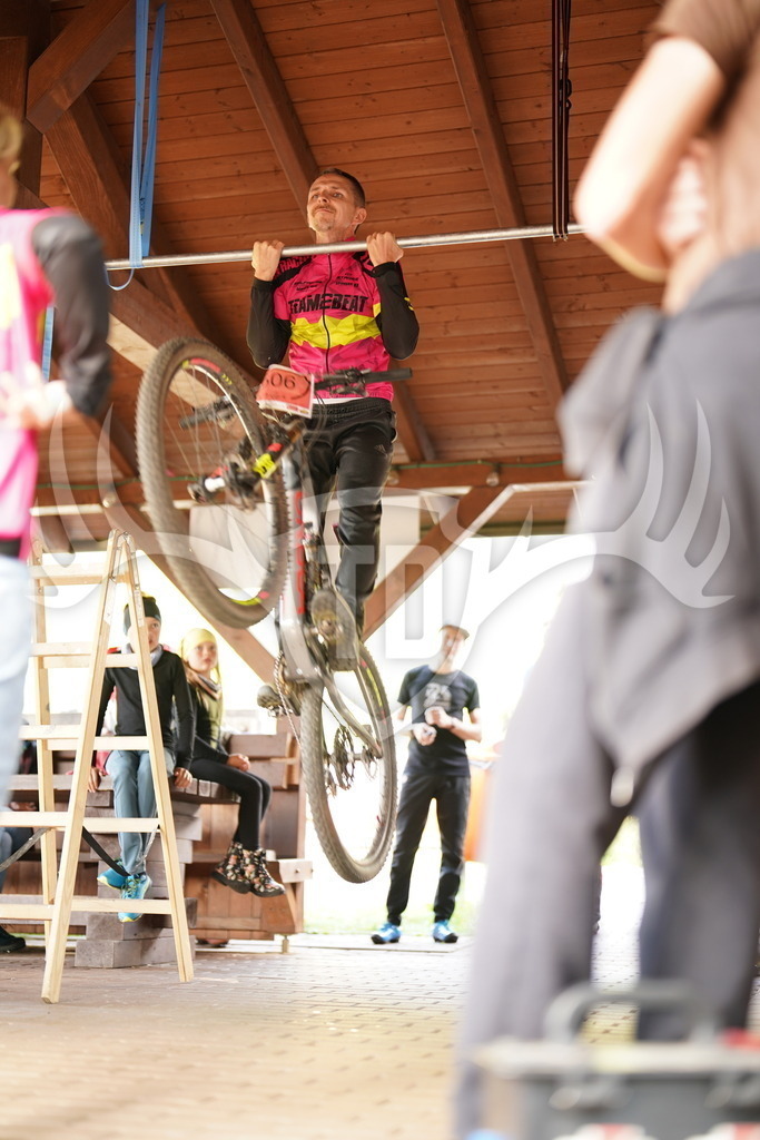 A9_05086 | Fotogalerie der Treibjagd im Dunkelwald - Dein MTB Etappenrennen im Erzgebirge - Realisiert mit Pictrs.com