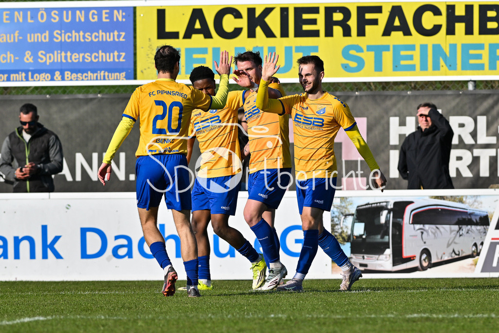 FC Pipinried - TuS Geretsried | Jubel nach 1-0 durch Pipi 30