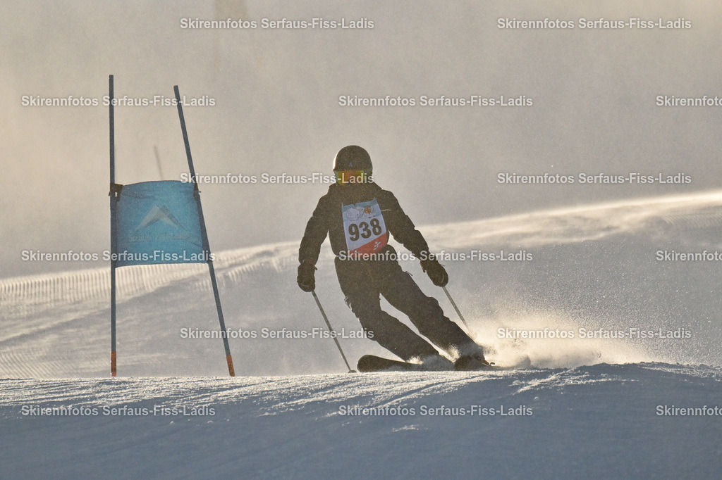SRF_25.12.2025_0365 | Skirennfotos,Serfaus,Fiss,Ladis,Kinderskirennen,Winter,Tirol,Oberland,skirace,SFL,feelfree,weil wir's genießen,ski,Ski,skifahren,Sonnenplateau, - Realisiert mit Pictrs.com