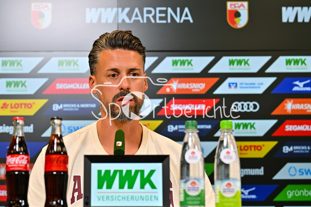Pressekonferenz FC Augsburg | im Bild Sandro WAGNER bei der Pressekonferenz vor dem Pokalspiel in Halle / Einzelfoto / Freisteller