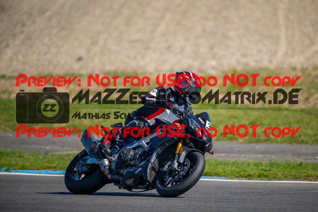MaZZes-Fotomatrix-20260523-114972 | GRUEN
