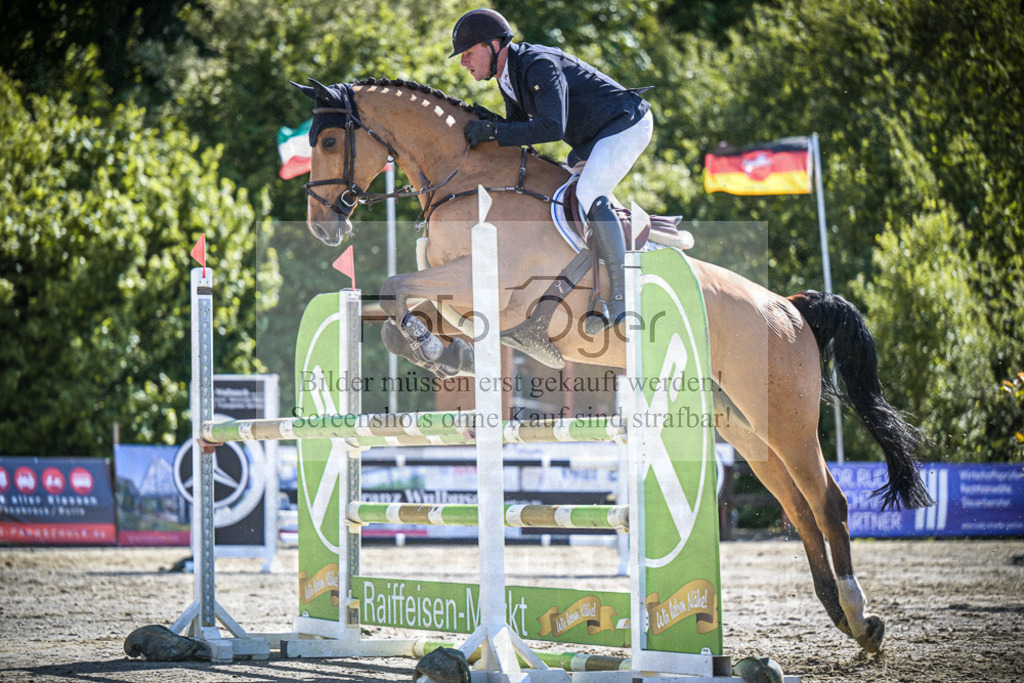 DOS_8613 | Entdecke hochwertige Reitturnierfotos von Foto Oger. Professionell, emotional und authentisch – jetzt Lieblingsmomente im Shop bestellen.Deutschlandweite Turnierfotografie. - Realisiert mit Pictrs.com