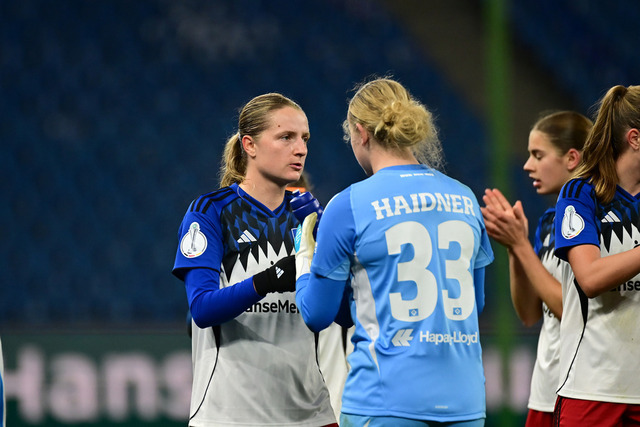 Fußball I Frauen I Saison 2025-2026 I DFB-Pokal I Achtelfinale I Hamburger SV - Bayer 04 Leverkusen I 17537 | Der Sportfotograf. - Realisiert mit Pictrs.com
