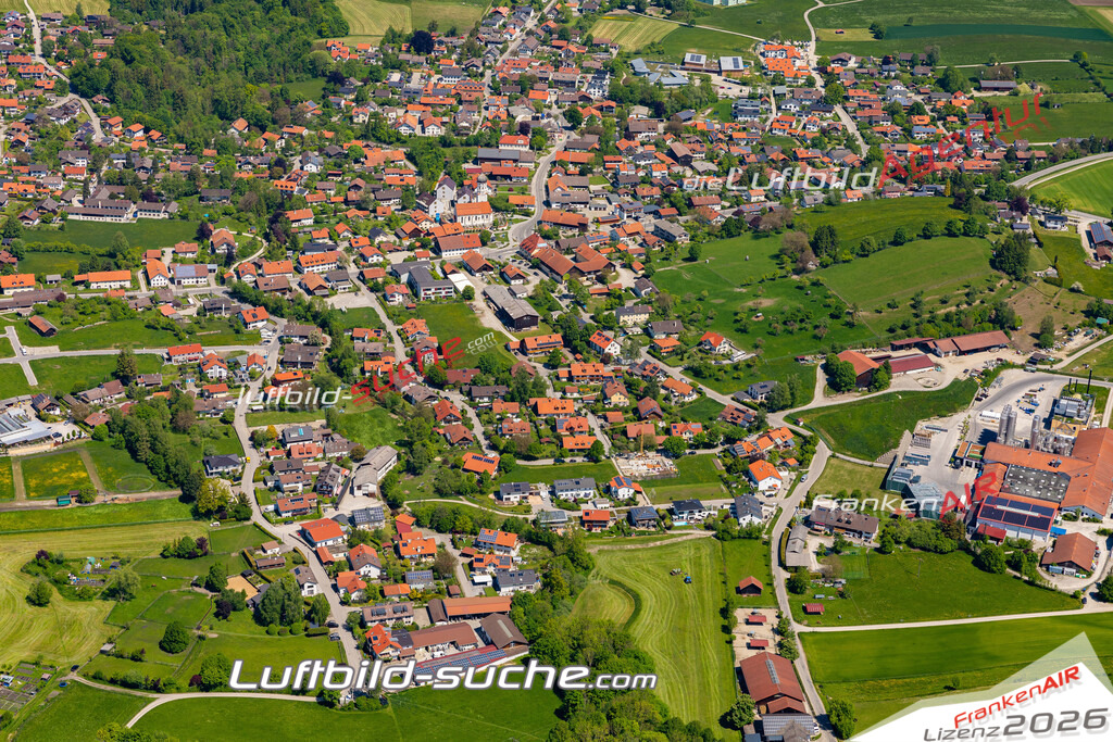 Aktuelles Luftbild von  Andechs - Die Luftaufnahme wurde 2021 mittels UL-Flugzeug erstellt ( keine Drohne ) - hochauflösende Kamera-Systeme von  Canon -Beste Qualität - Für grossformatige Ausdrucke geeignet. Die Geschenkidee !