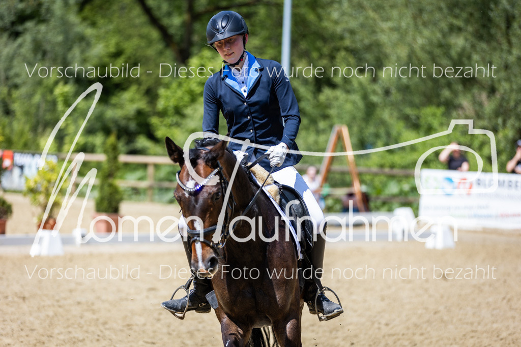 Donop24-EDre-018 | MomenTaufnahmen Pferdesportfotos