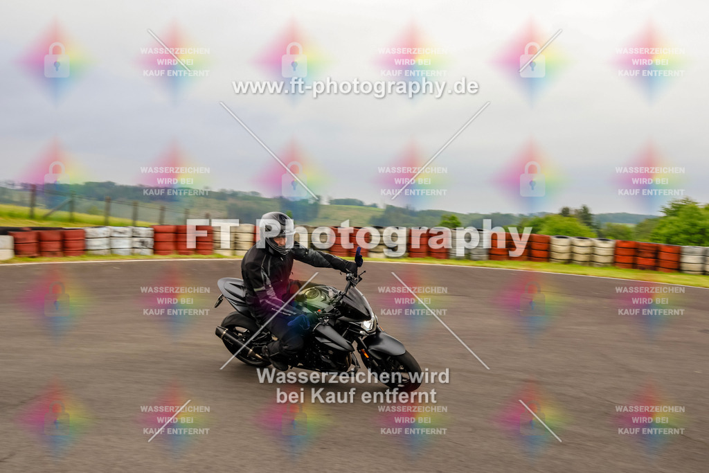 OBK-5572 | Hier findet Ihr Bilder von Touristenfahrten auf der Nürburgring Nordschleife oder von anderen Veranstaltungen die ich besucht habe. Viel Spass beim Durch Schauen 