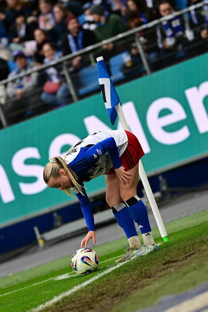 Fußball I Frauen I Saison 2025-2026 I Bundesliga I 10. Spieltag I Hamburger SV - 1. FC Nürnberg I 43593 | Mia Büchele (17, Hamburger SV) - Realisiert mit Pictrs.com