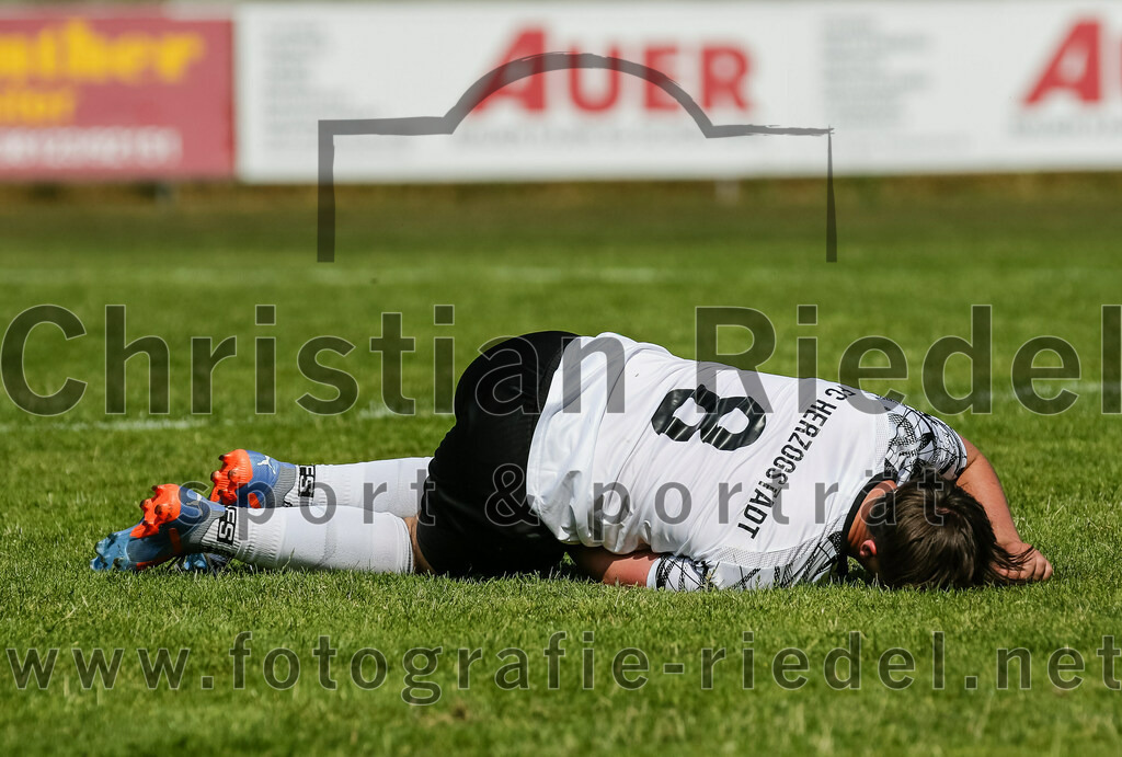 2023-07-09_042_FC_Moosinning_II_gegen_FC_Herzogstadt | Moosinning, Deutschland, 09.07.2023:
Fußball, Kreisliga 2023 / 2024, Testspiel, FC Moosinning II gegen FC Herzogstadt, Endergebnis: 2:1

Foto: Christian Riedel / fotografie-riedel.net
