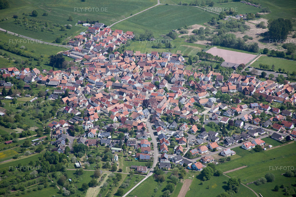 Dorf - Ansicht am Rhein | Luftbild: Dorf - Ansicht am Rhein im Ortsteil Büchelberg in Wörth im Bundesland Rheinland-Pfalz in Deutschland. Foto: IMG_078641.jpg vom 08.05.2015 durch Werner Riehm/FLY-FOTO.de - Realisiert mit Pictrs.com