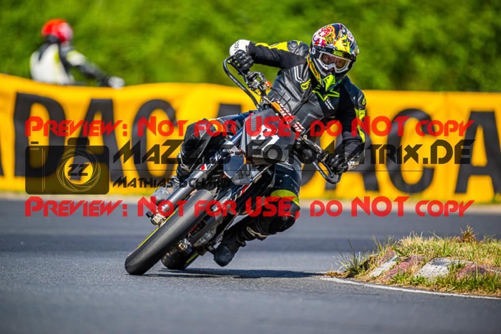 MaZZes_FotoMatrix_220528_1868 | Fotograf Mathias Schmid
Sportfotograf,
Eventfotograf,
Hochzeitsfotograf,
Portraitfotograf