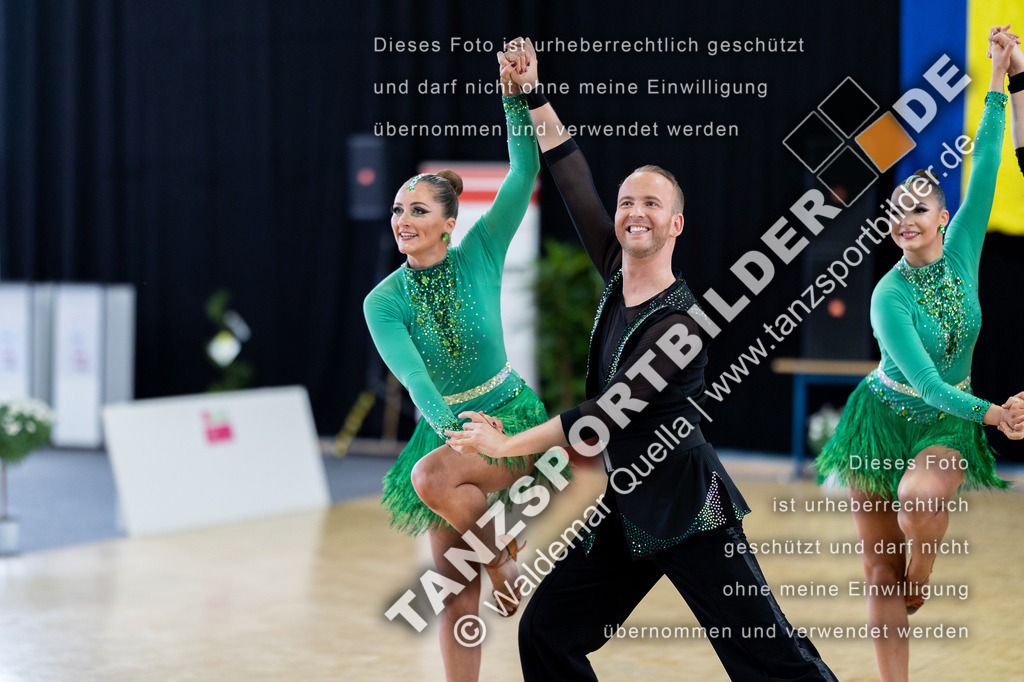 20230423-00771 | Hier finden Sie Tanz Bilder vom Latein und Standard Formationen tanzen. Sportbilder vom Tanzsport. Schöne Fotos und von Weltmeisterschaft, Europameisterschaft, Bundesliga, Regionalliga, Oberliga und Landesliga sowie von GOC Stuttgart, DanceComp, WM Bremen