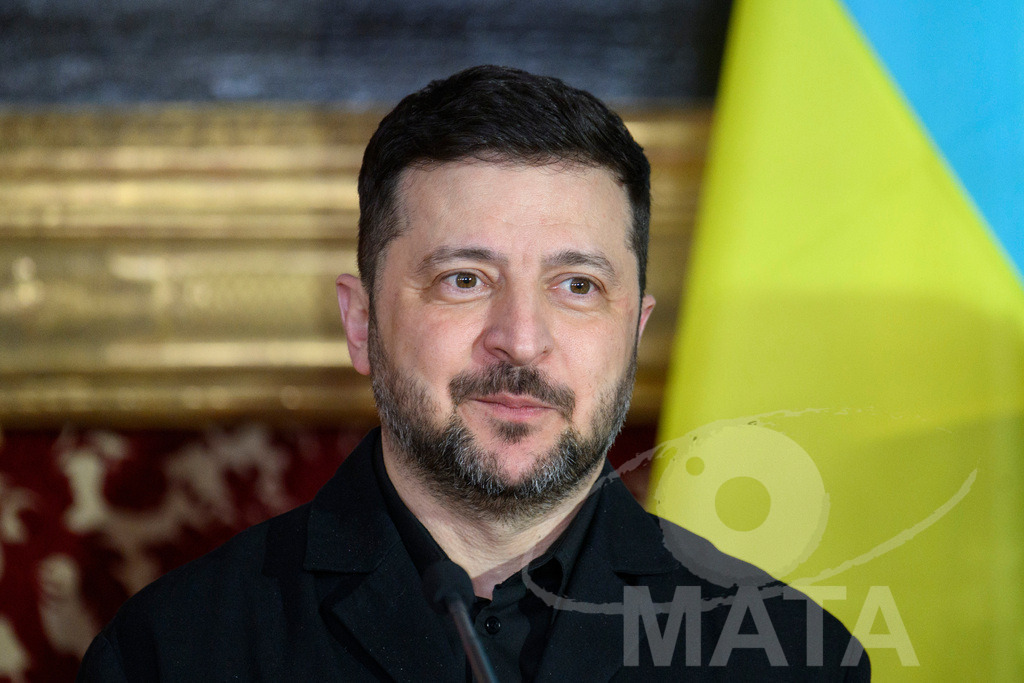 _DWA0527 | Politiker Wolodymyr Selenskyj, Präsident der Ukraine, iwährend eines Pressestatements in der Münchner Residenz vor der Verleihung des Ewald-von-Kleist-Preises.Der diesjährige Ewald-von-Kleist-Preis wird am Rande der Münchner Sicherheitskonferenz 2026 an das ukrainische Volk vergeben. München, 14.02.2026 Bayern Deutschland - Realisiert mit Pictrs.com