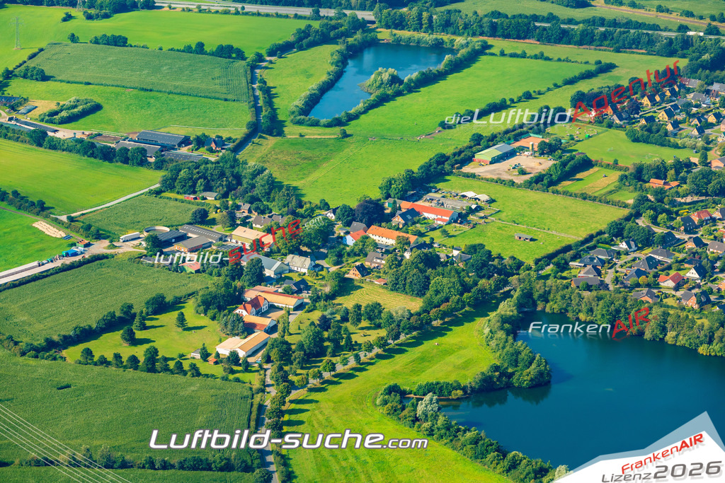 Schrägluftbild    Handewitt - Das Luftbild wurde 2025 vom UL-Flugzeug heraus erstellt (ohne Drohne- keine Drohnenaufnahme ) - Hochauflösende Luftaufnahme -Nicht vergleichbar mit Google Maps oder Satelittenbilder- Die Geschenkidee !Mit Lizenz und Bildrechte bestellbar