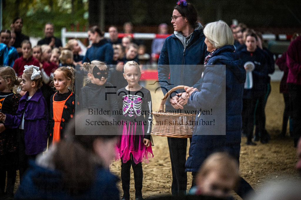 DOS_0174 | Entdecke hochwertige Reitturnierfotos von Foto Oger. Professionell, emotional und authentisch – jetzt Lieblingsmomente im Shop bestellen.Deutschlandweite Turnierfotografie. - Realisiert mit Pictrs.com