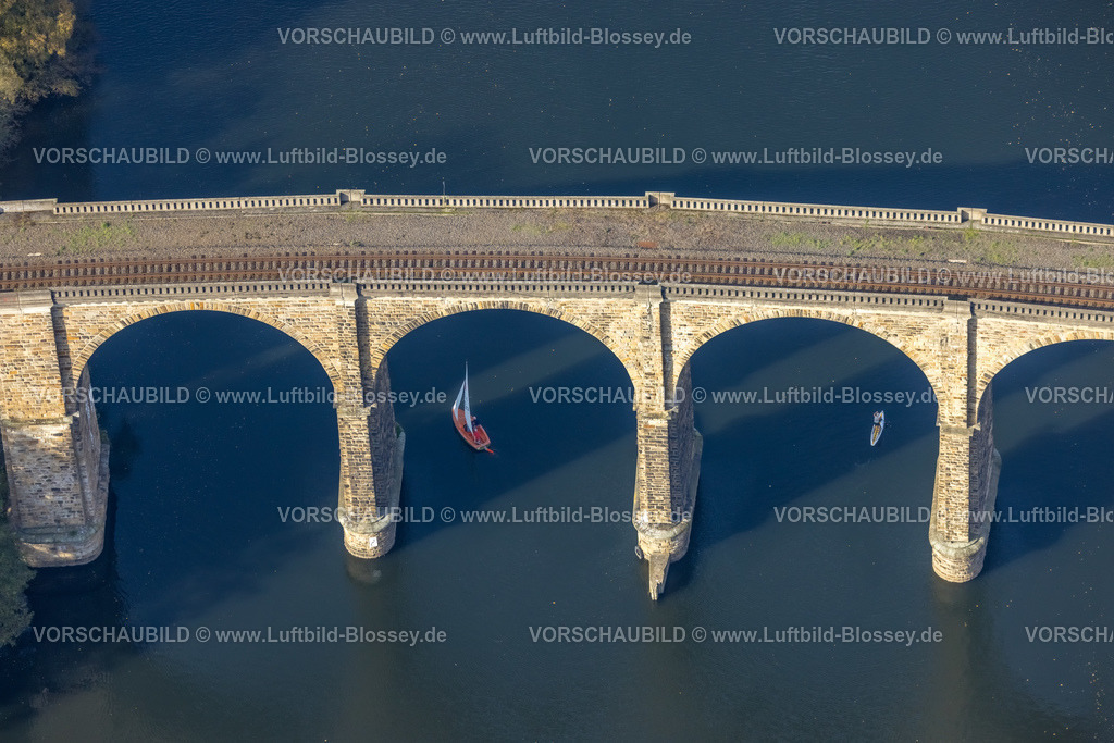 Herdecke221017086 | Luftbild, Ruhr Viadukt Herdecke, Segelboot, SUP Stand-Up-Paddling, Fluss Ruhr, Herdecke, Ruhrgebiet, Nordrhein-Westfalen, Deutschland