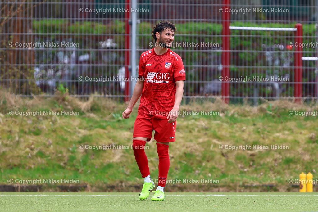 NH_FCAlsterbrüder_TSVSasel_OberligaHamburg_13042025 | #11 Emirkaan Güzel (TSV Sasel) bejubelt seinen Treffer zum 0:2.Fußball I Herren I Gamesright Oberliga Hamburg I Saison 2024-2025 I  31. Spieltag I FC Alsterbrüder - TSV Sasel I 13.04.2025 I Walter-Wächter-Platz