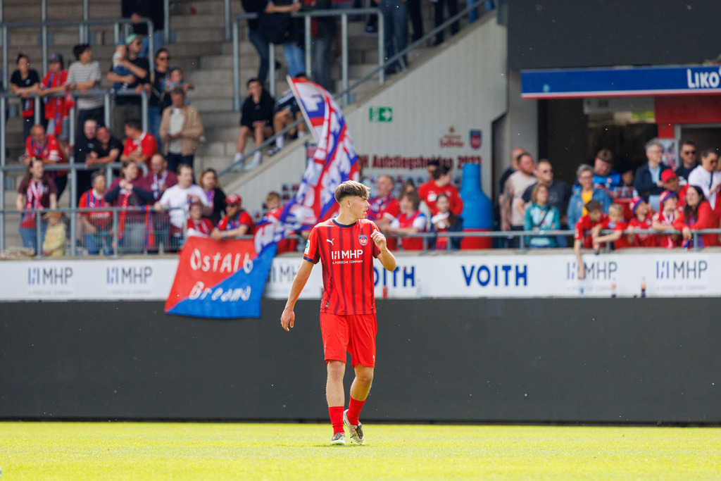 20260503-U19_FCH-LEV_036 | 1.FC Heidenheim 1846 vs. Bayer 04 Leverkusen, Fußball, U19, A-Junioren, NWL, U19-DFB-Nachwuchsliga, 2025/2026, Achtelfinale, 03.05.2026 in Heidenheim, Voith Arena(Foto: Michael Bulling) - Realisiert mit Pictrs.com