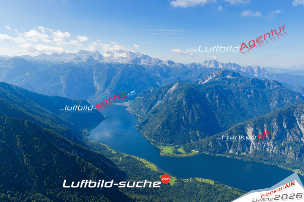 Luftaufnahme von Hallstätter See Hallstatt Bild- Das Luftbild wurde 2025 vom UL-Flugzeug heraus erstellt ( keine Drohne ) - Hochauflösende Luftaufnahme -Nicht vergleichbar mit Google Maps oder Satelittenbilder- Die Geschenkidee !Mit Lizenz und Bildrechte bestellbar