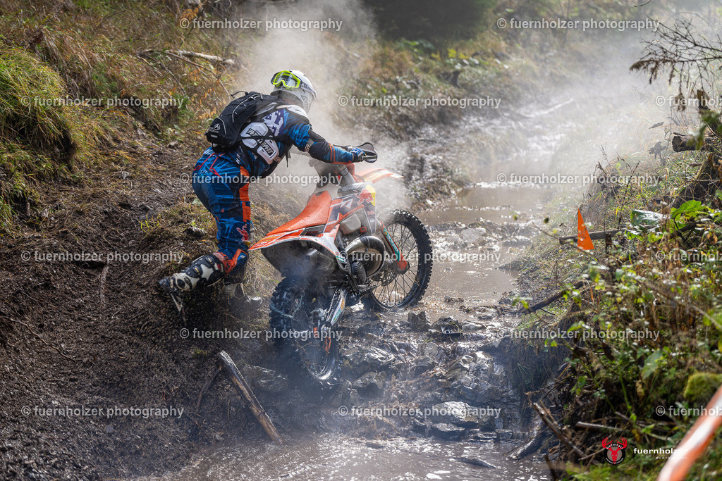 fuernholzer_241026-C2-5 | Fotografische Impressionen von der Red Stag Enduro Extreme by fuernholzer-photography.com. Endurosport in Österreich fotografisch festgehalten von fuernholzer. Auftragsfotografie für Private, Gewerbefotos und Industriefotografie. Eventfotografie, Sportfotografie und Motorsportfotografie. Anbieter von Fotoworkshops, Fototraining, fotografischen Vorträgen und Fotoseminaren.